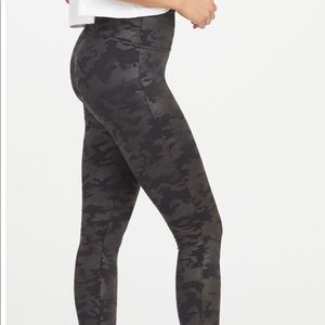 Spanx Leggings Camo Black